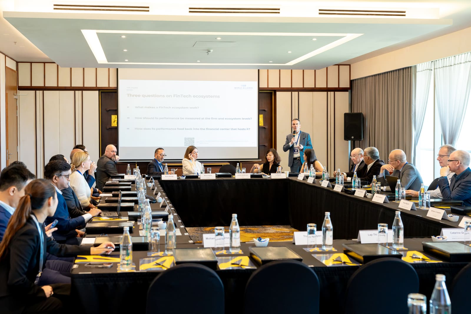 Jochen Biedermann leading into a working-lunch discussion on FinTech ecosystems at the Vietnam Financial Forum 2026